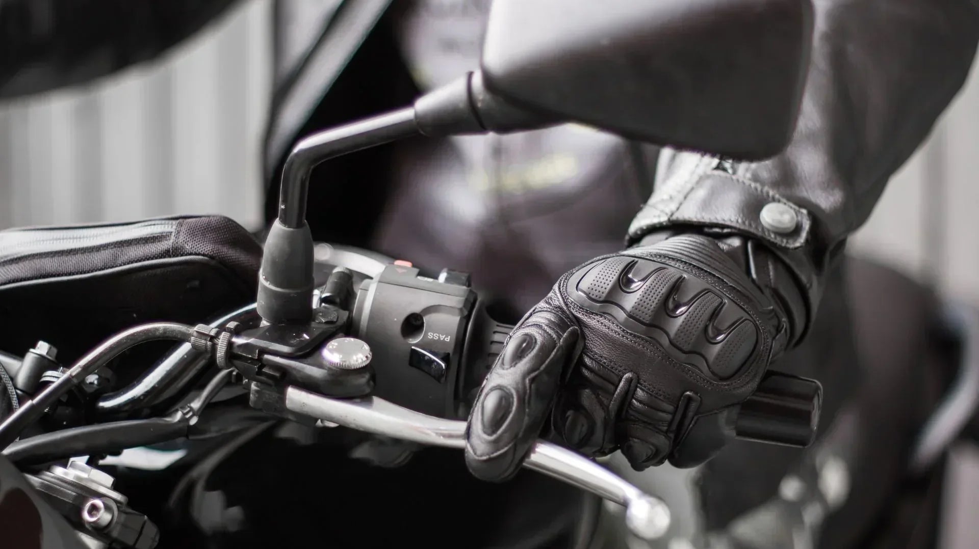 6 Point Checklist for Choosing Motorcycle Riding Gloves