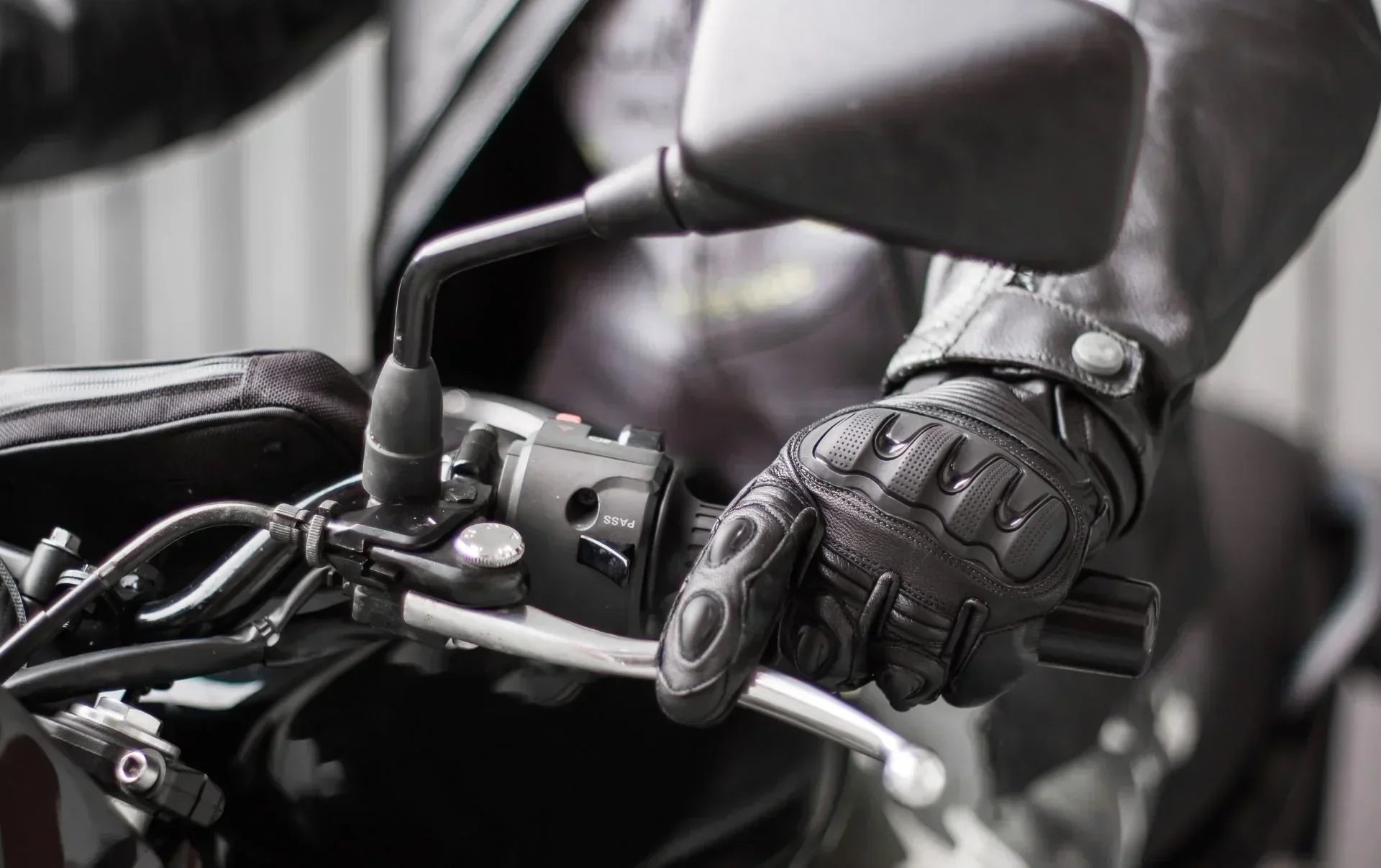 6 Point Checklist for Choosing Motorcycle Riding Gloves